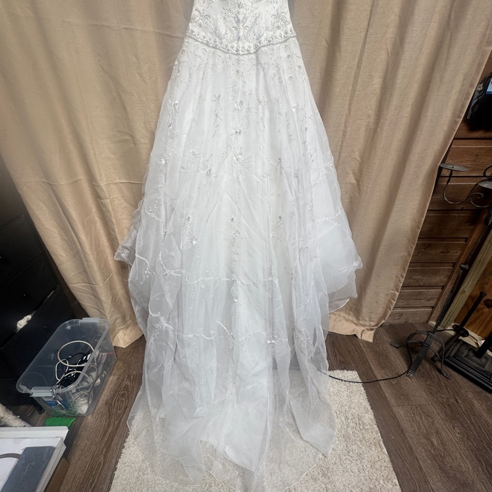 Oleg Cassini White Wedding Dress
